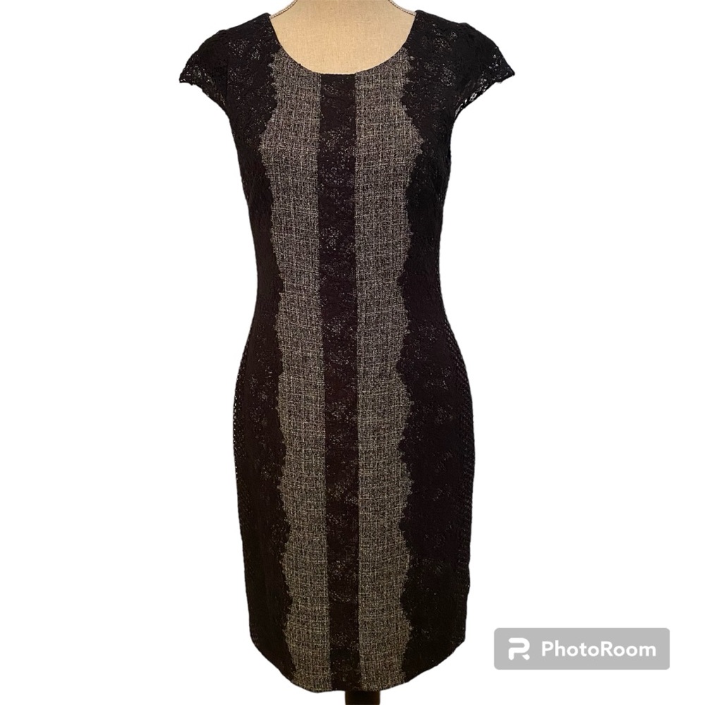 BETSEY JOHNSON DRESS BLACK WHITE FLORAL LACE SHEATH SHOULDER COVERS SIZE 6